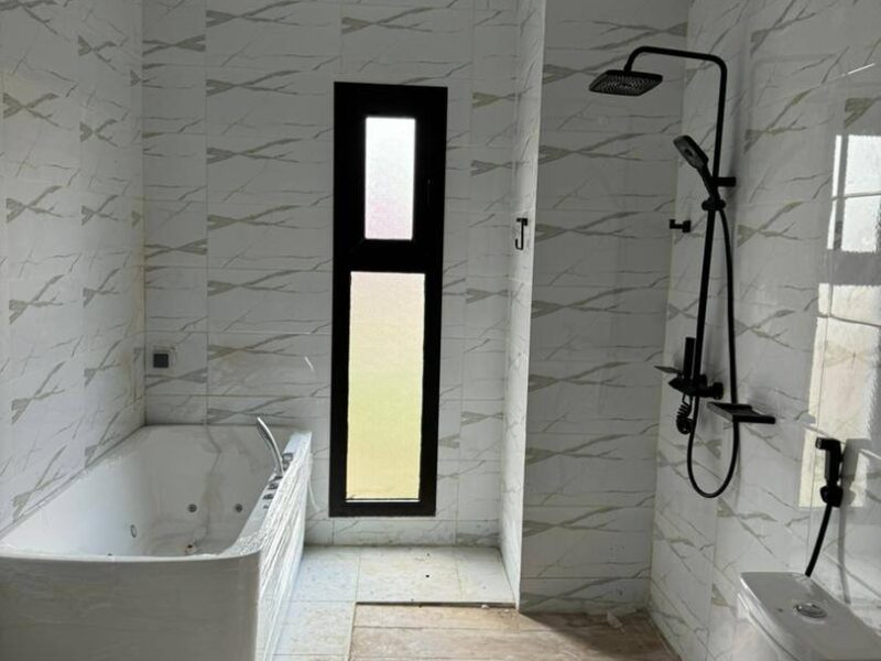 Villa duplex 6 pièces avec piscine et garage – Angré Nouveau CHU