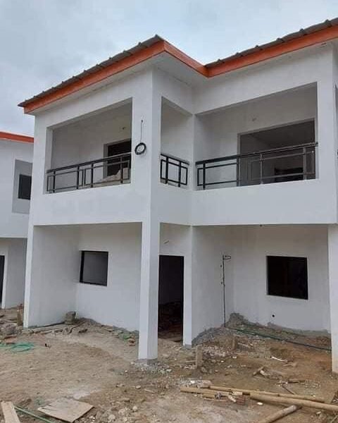 Vente de villas duplex modernes à Abidjan – Akidom Immobilier & Services