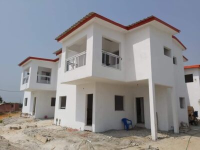 Vente de villas duplex modernes à Abidjan – Akidom Immobilier & Services