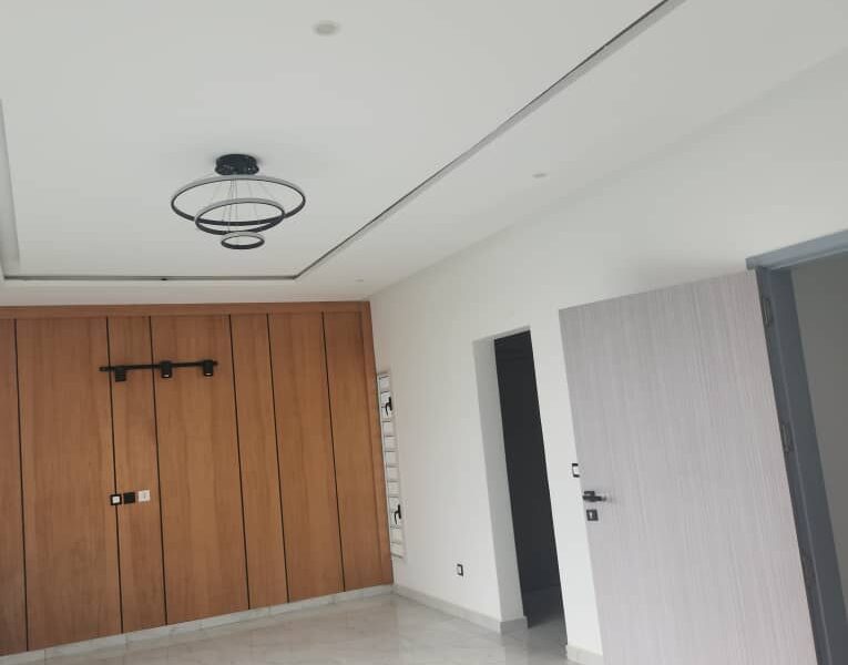 Villa Duplex de Luxe à Vendre – 6 Pıèces Avec Piscine en Option