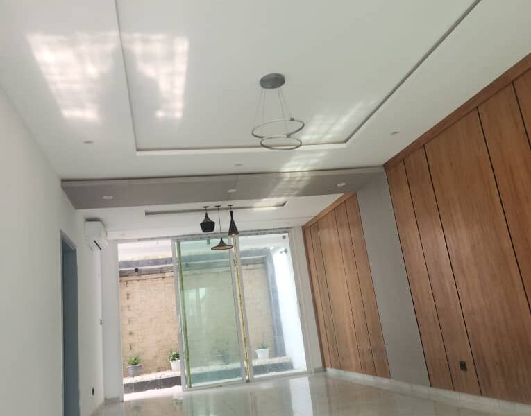 Villa Duplex de Luxe à Vendre – 6 Pıèces Avec Piscine en Option