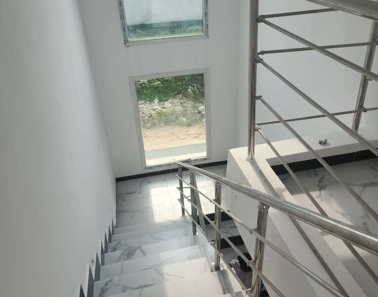 Villa Duplex de Luxe à Vendre – 6 Pıèces Avec Piscine en Option